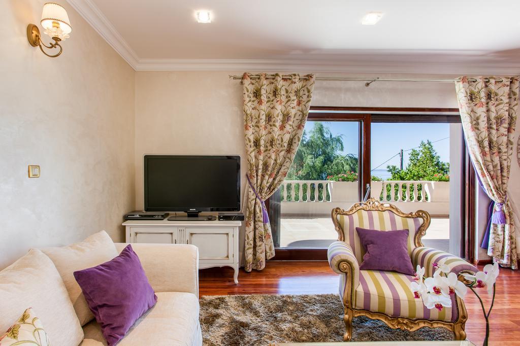 Villa Sea Breeze Split Room photo