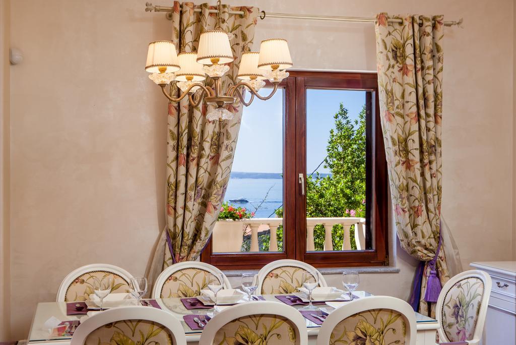 Villa Sea Breeze Split Room photo